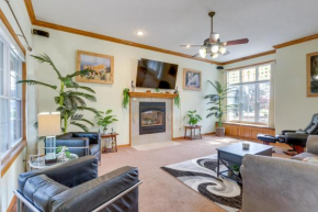 Holiday Island Fairway Estate with Hot Tub